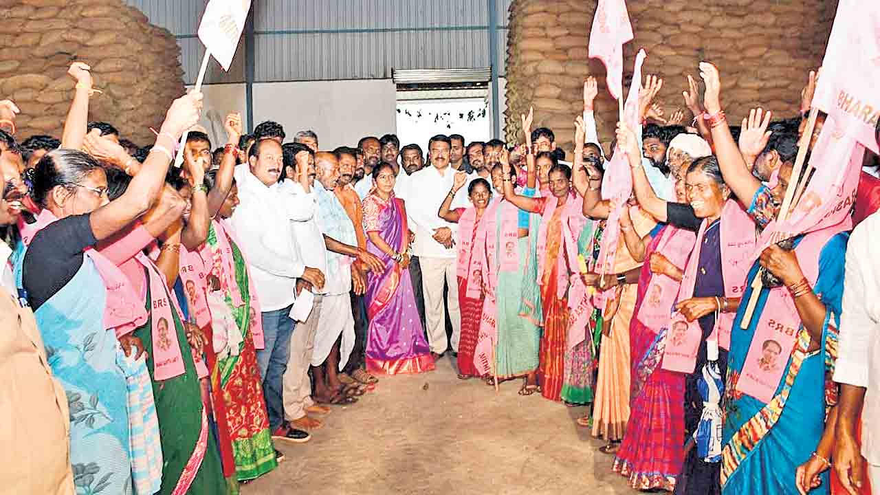 బీఆర్‌ఎస్‌లోకి చేరికల జోరు