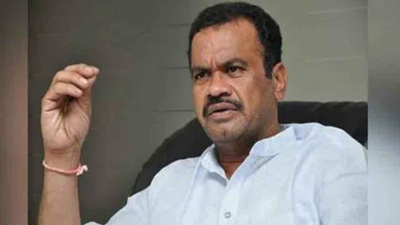 Komatireddy Venkat Reddy |  ఎంపీ కోమటిరెడ్డి వెంకట్‌రెడ్డికి మరోసారి చెయ్యిచ్చిన అధిష్ఠానం.. కొత్తగా వేసిన 8 కమిటీల్లోనూ దక్కని చోటు