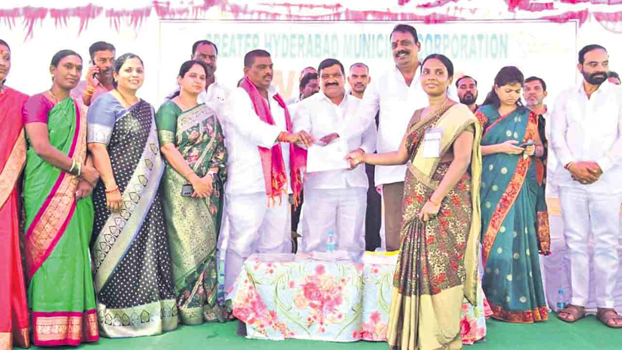 సీఎం కేసీఆర్‌ పేతల పక్షపాతి