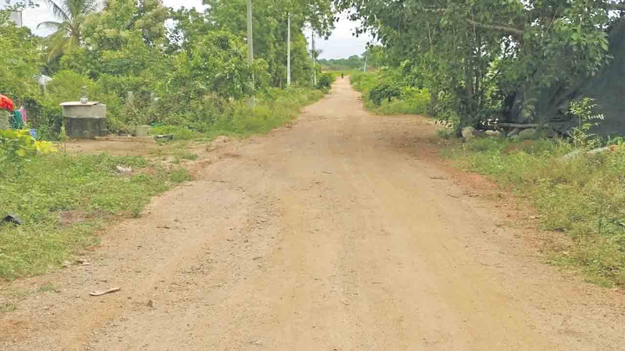 మెరవనున్న గ్రామీణ రోడ్లు