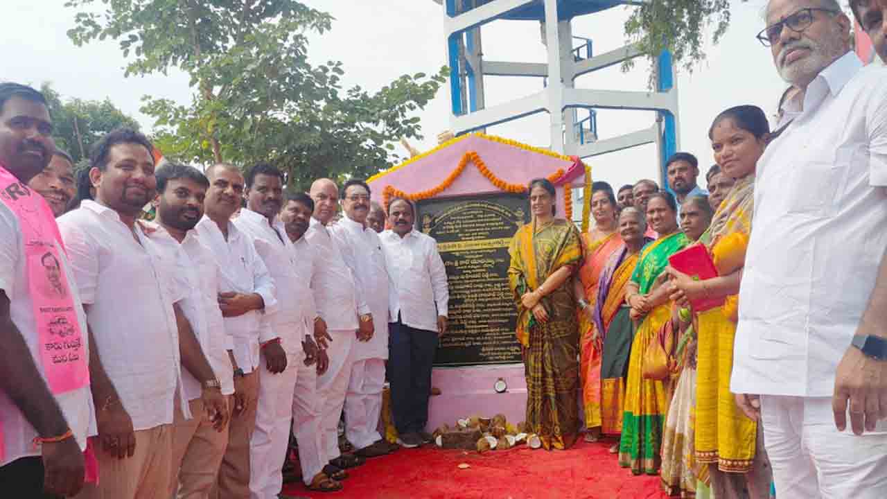 Minister Sabitha Reddy |  గ్రామీణ రోడ్ల అభివృద్ధికి ప్రభుత్వం పెద్ద పీట : విద్యాశాఖ మంత్రి పి సబితారెడ్డి