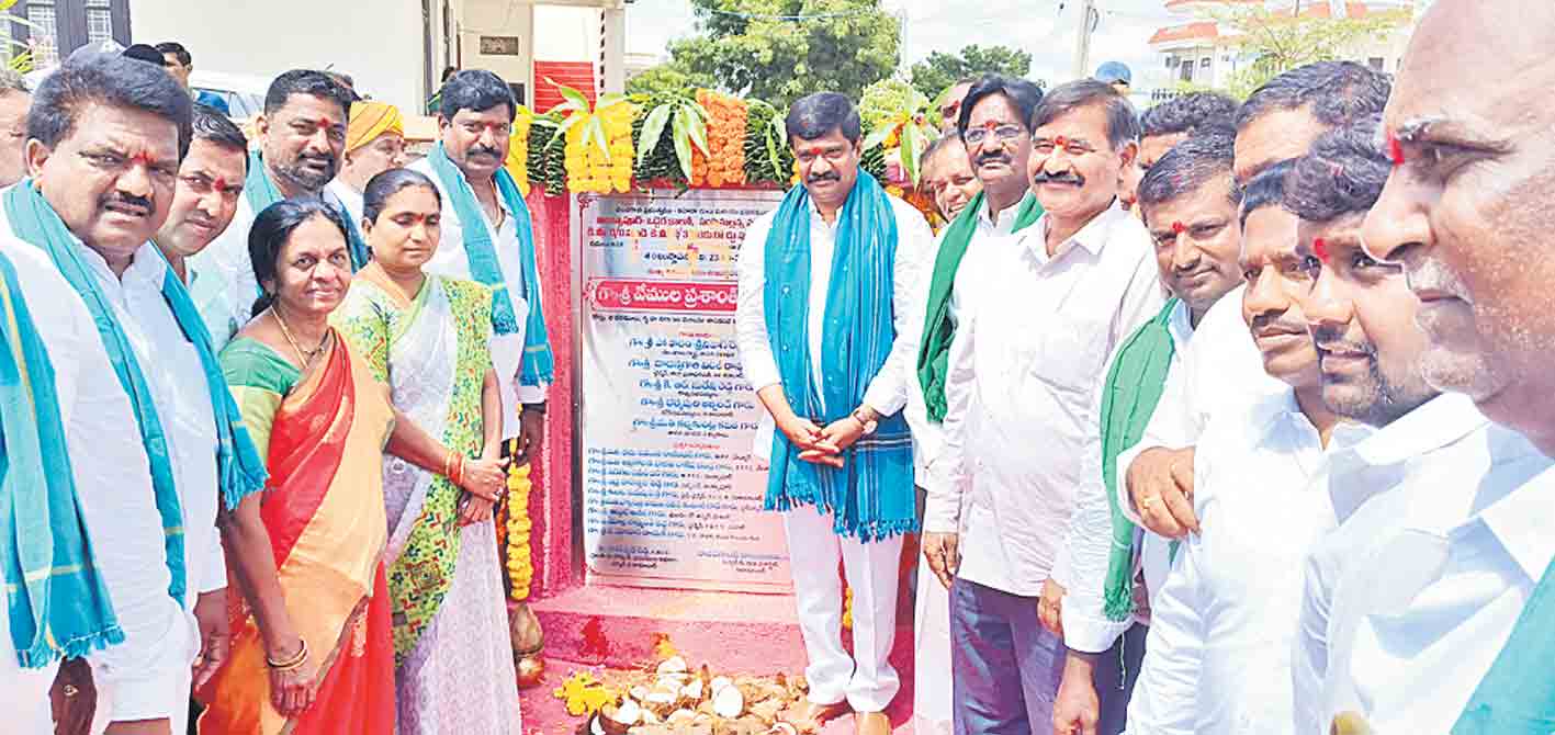 స్వరాష్ట్రంలోనే పల్లెల్లో అసాధారణ అభివృద్ధి