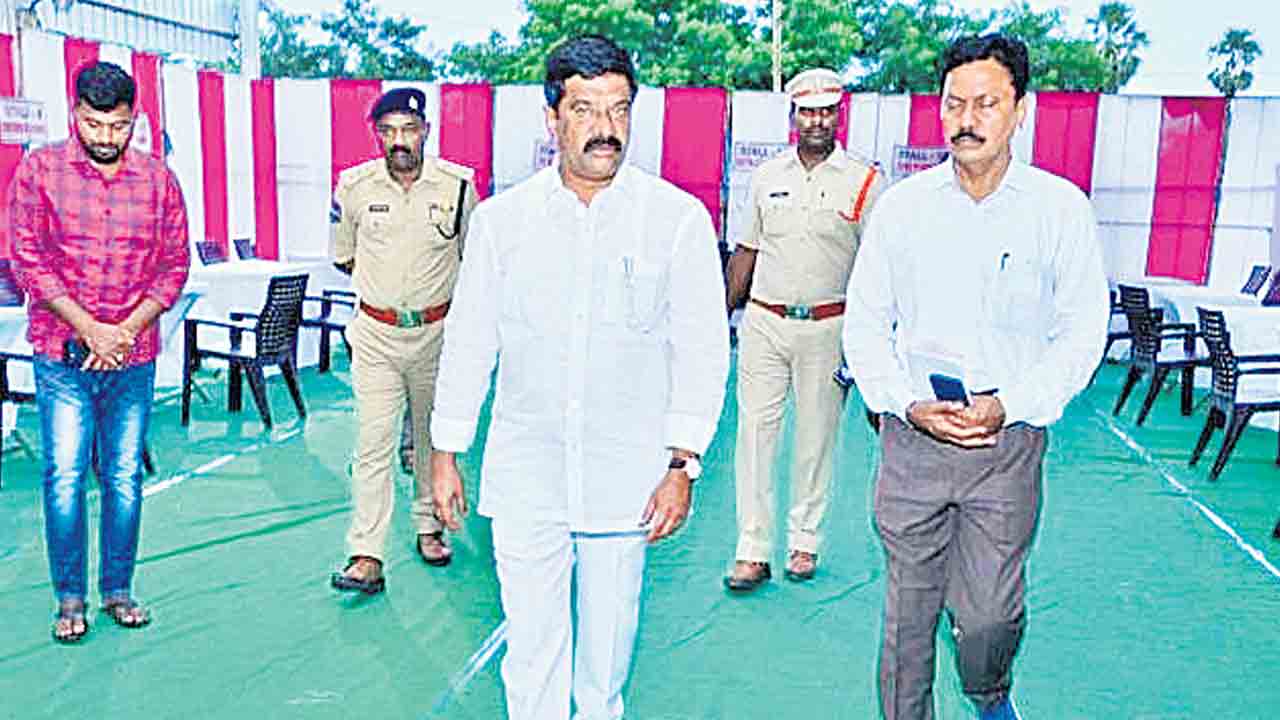 యువతకు చేయూత