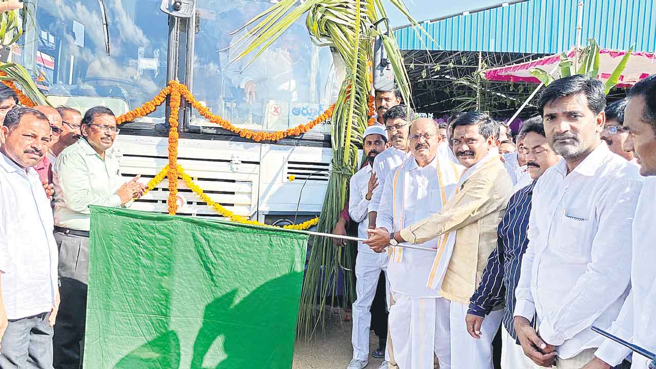 పనిచేసే ప్రభుత్వానికే పట్టం కట్టండి