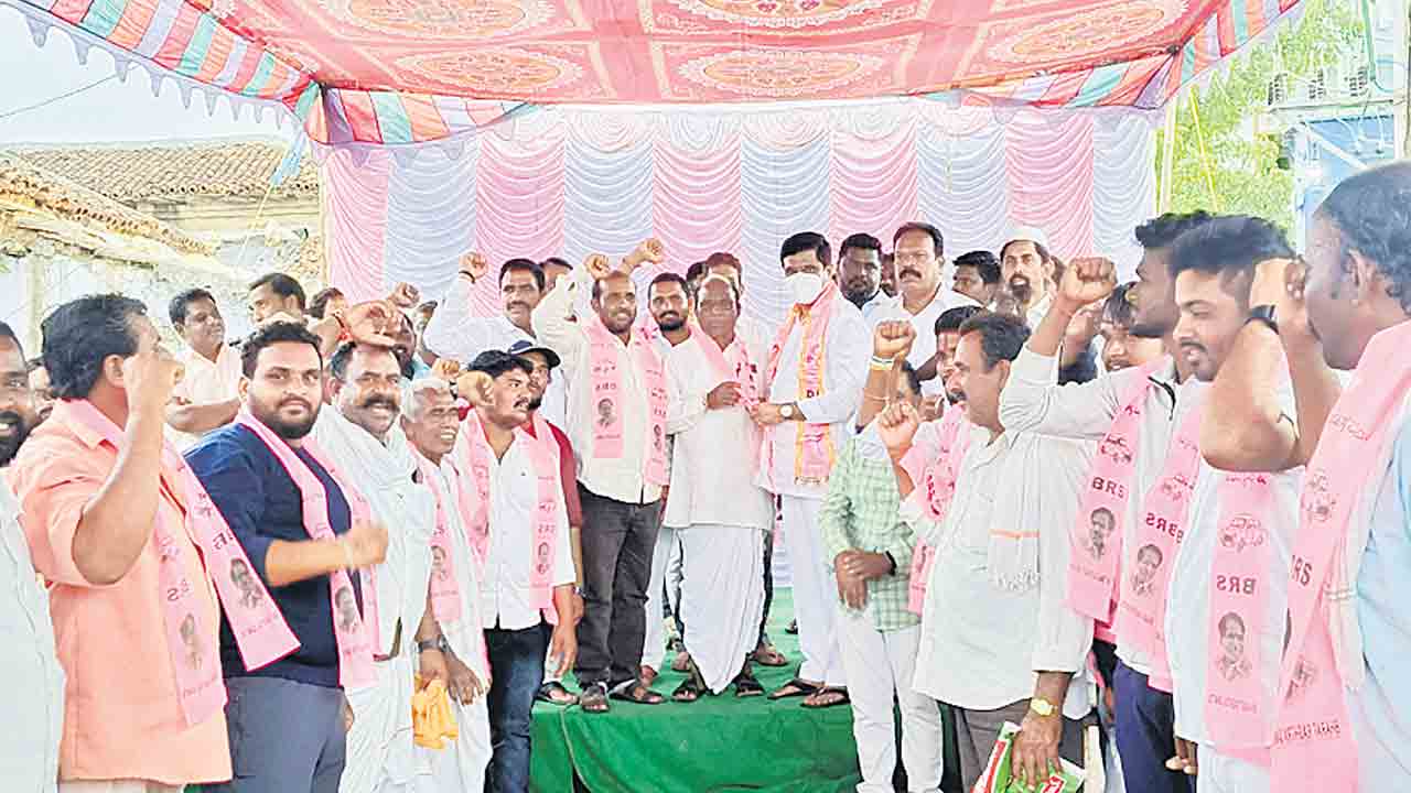 ప్రతి గడపకూ సంక్షేమ పథకాలు