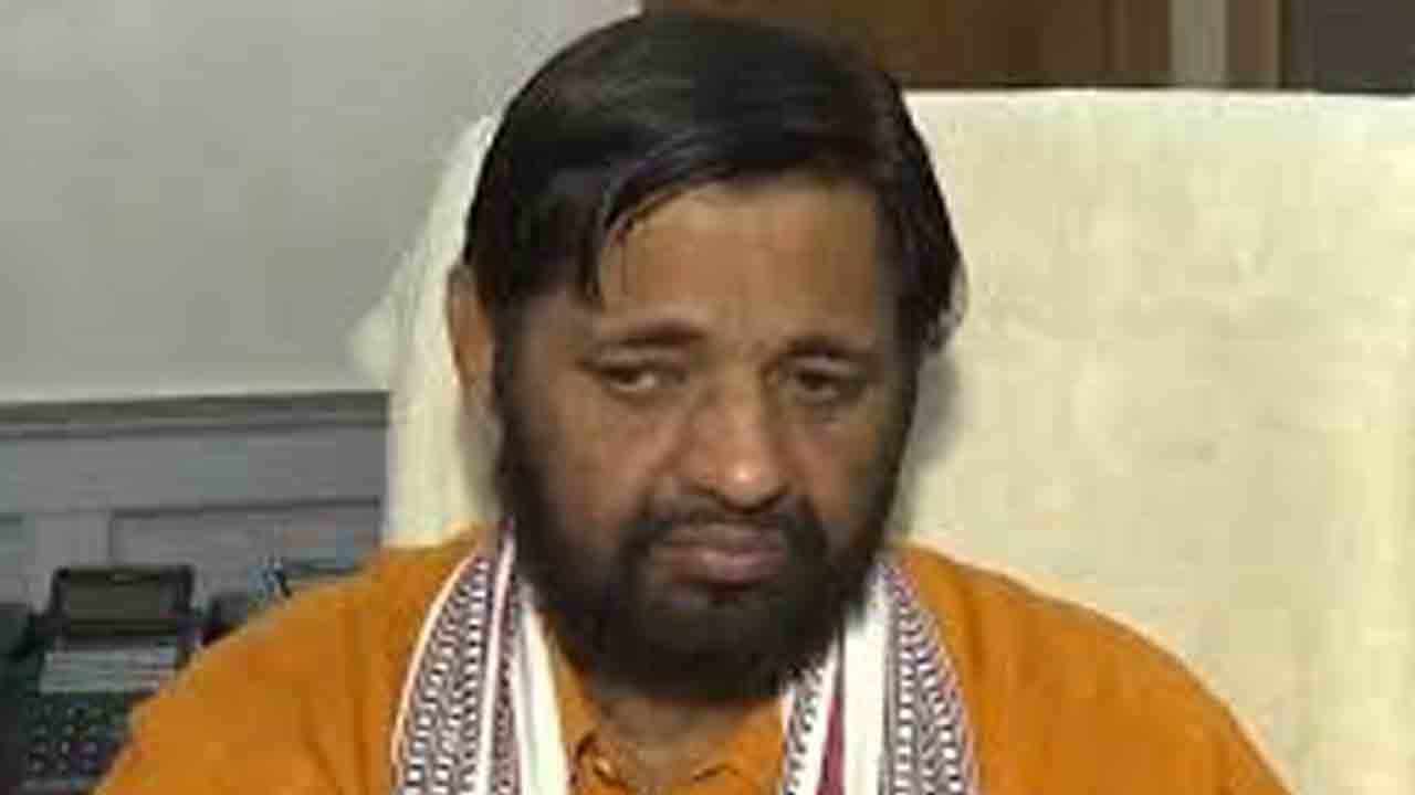 కేంద్ర మంత్రి ఇంట్లో హత్య!