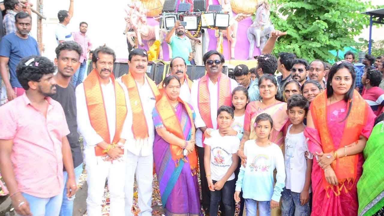 ఉత్సవ కమిటీల చొరవ ఎంతో గొప్పది