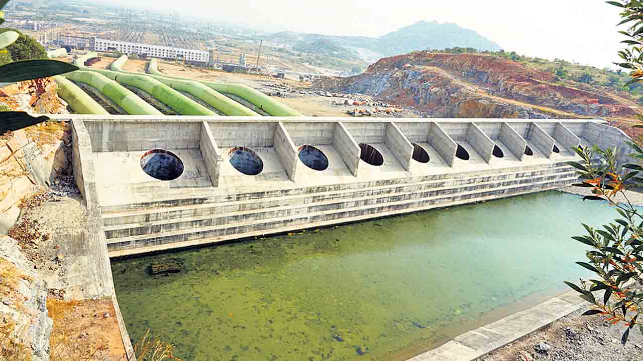 వెతలు తీర్చే వరదాయిని