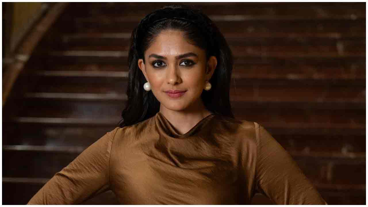 Mrunal Thakur | కాటుక కన్నులతో కేకపుట్టిస్తున్న మృణాల్ ఠాకూర్..