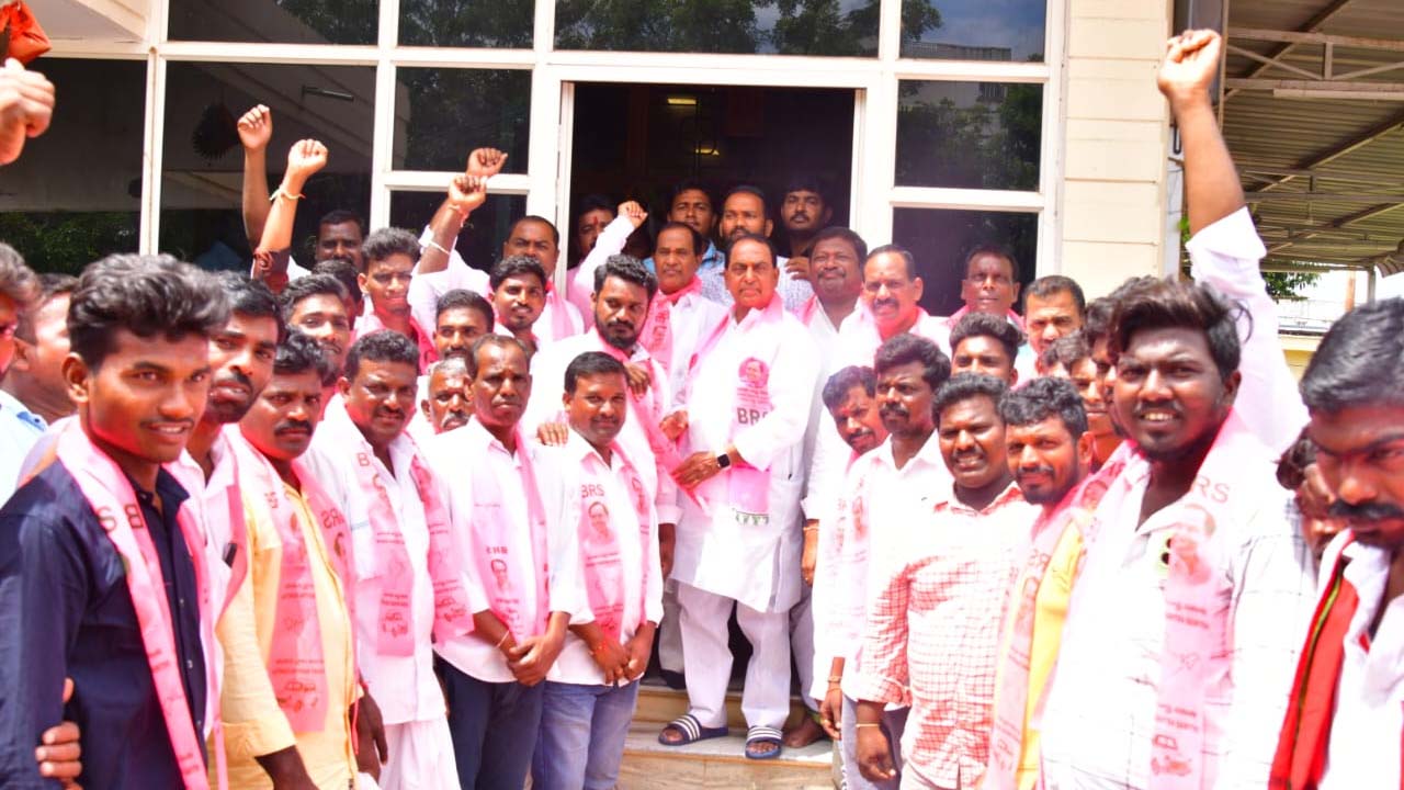 Minister Indrakaran Reddy | బీఆర్ఎస్లో చేరిన బీజేపీ నేతలు.. సైనికుల్లా పని చేయాలని మంత్రి ఐకేరెడ్డి పిలుపు..