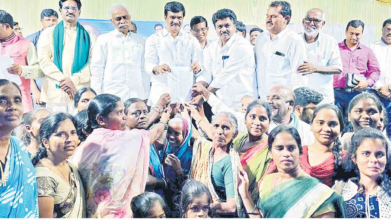 ప్రతి గడపకూ సంక్షేమ ఫలాలు