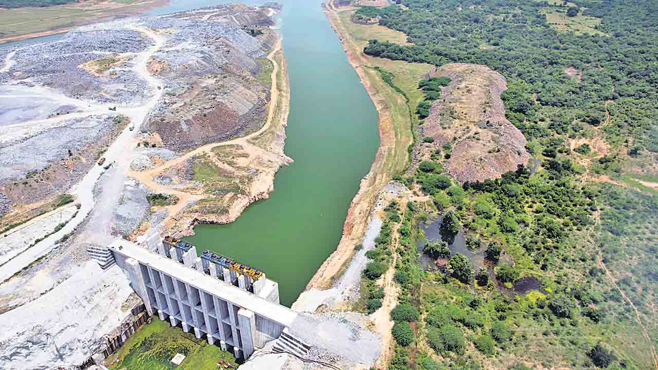 పడావు నేలకు ప్రాణాధారం