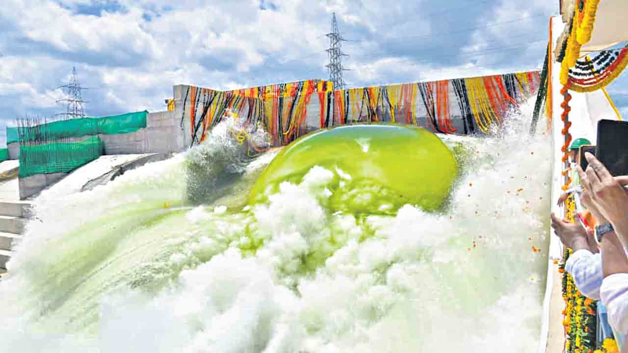 కృష్ణా జలాలతో అభిషేకం