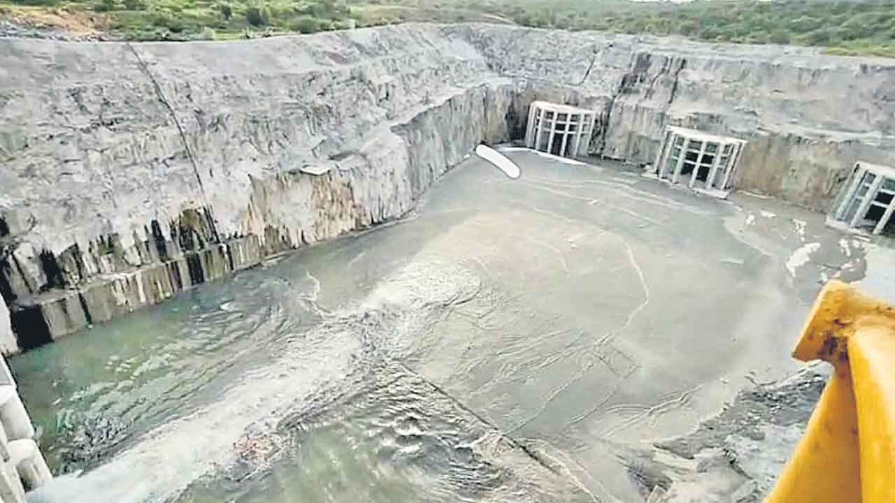 Palamuru-Rangareddy Lift Irrigation | పాలమూరు టెస్ట్‌ రన్‌ సక్సెస్‌