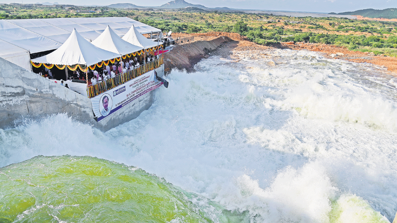 కరువు గోస తీర్చిన భగీరథుడు