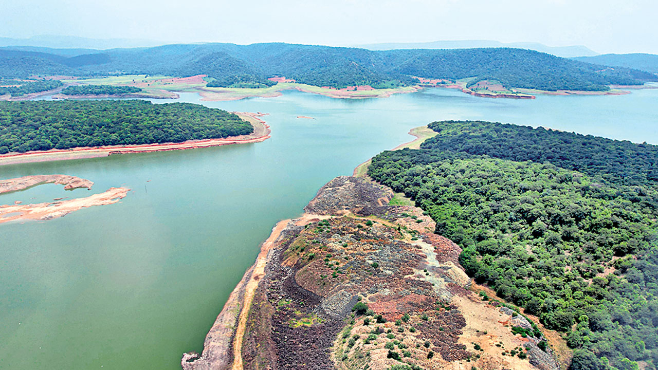 PRLIS |  జలభాండాగారంగా ఉమ్మడి పాలమూరు.. గుట్టలే ఆనకట్టలుగా ఐదు రిజర్వాయర్లు