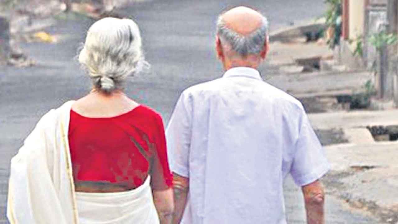 Madras High Court | తల్లిదండ్రుల బాగోగులు విస్మరిస్తే పిల్లలకిచ్చిన ఆస్తిని తిరిగి వెనక్కి తీసేసుకోవచ్చు: మద్రాస్‌ హైకోర్ట్‌