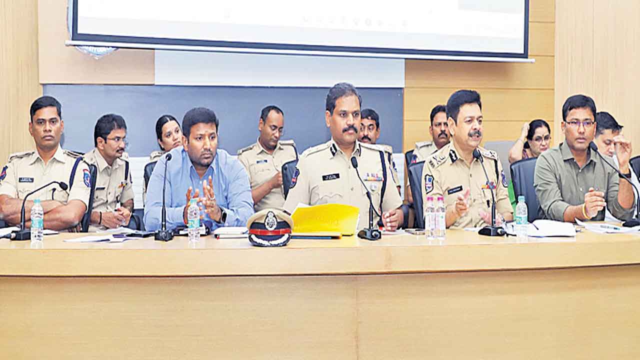 పోలింగ్ కేంద్రాల్లో సీసీ కెమెరాలు