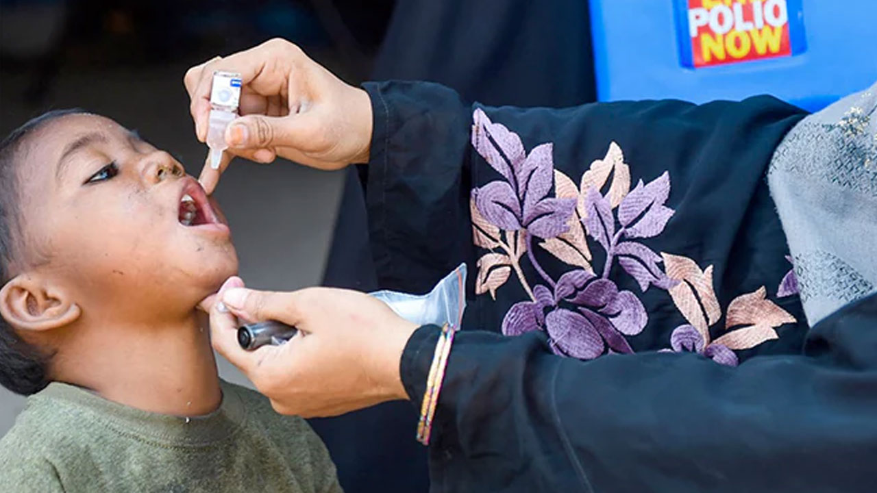 Polio Vaccination | చిన్నారులకు పోలియో వ్యాక్సిన్‌ ఇప్పించడానికి నిరాకరించే తల్లిదండ్రులకు నెల రోజులు జైలు శిక్ష, రూ.50 వేలు ఫైన్‌