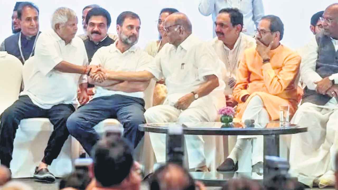 ఇండియా కూటమిలో కుస్తీ