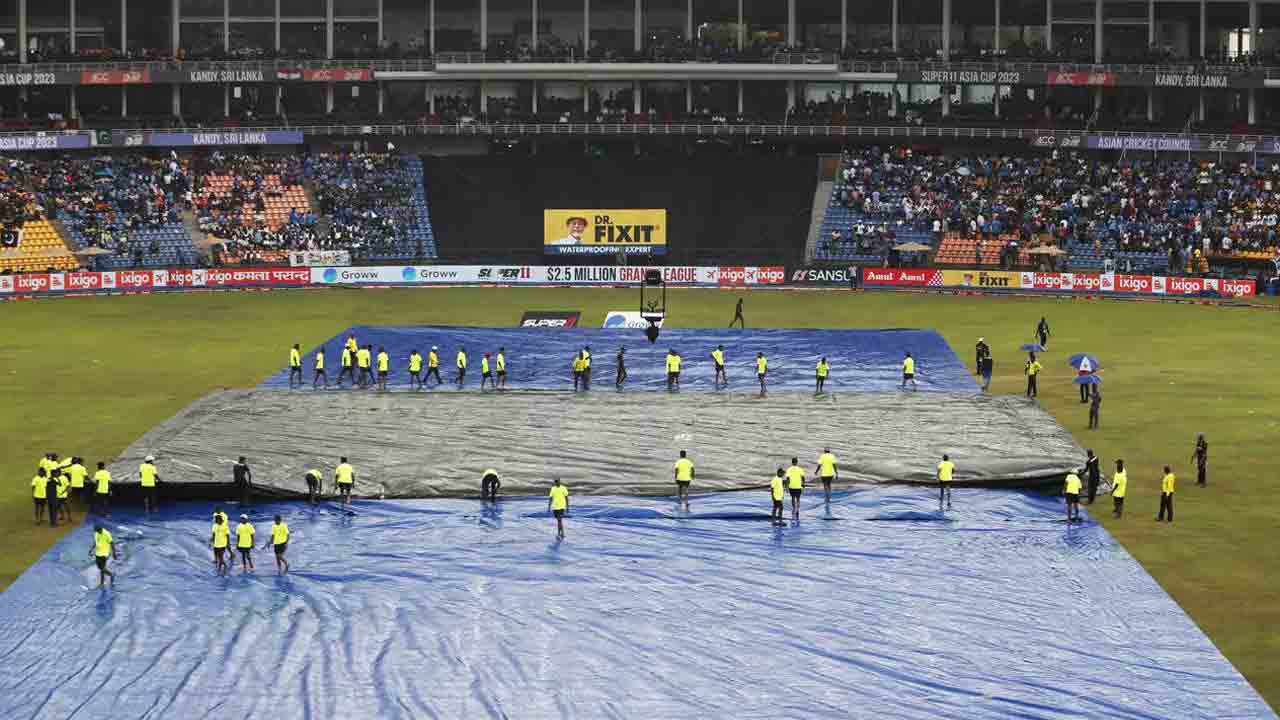 India Vs Pakistan | మళ్లీ వరుణుడి అంతరాయం.. ఓవర్లు కుదిస్తే పాక్ టార్గెట్..?