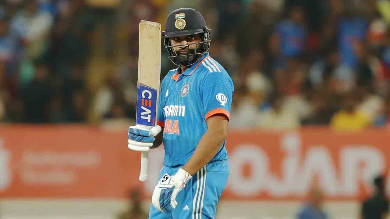 Team India Vs Australia | హాఫ్ సెంచరీ పూర్తి చేసుకున్న రోహిత్