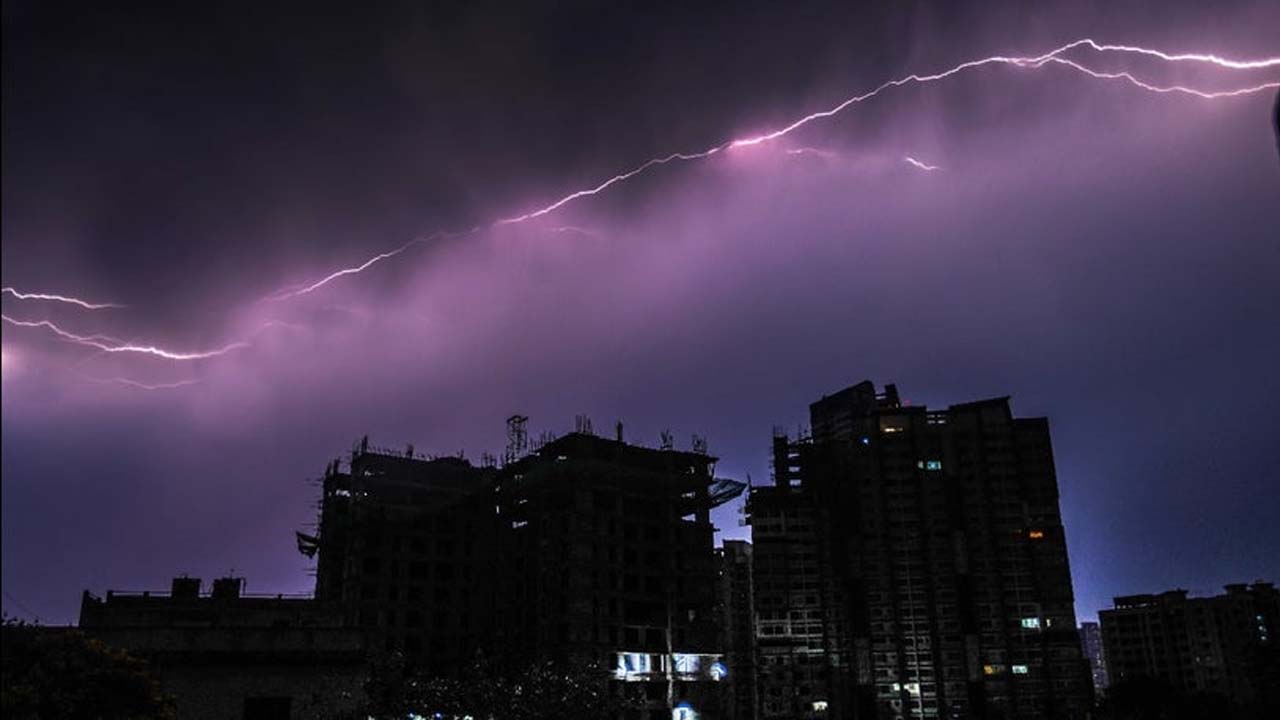 TS Weather | ఈ జిల్లాల్లో ఉరుములు, మెరుపులతో భారీ వర్షాలు..! హెచ్చరించిన వాతావరణశాఖ..!