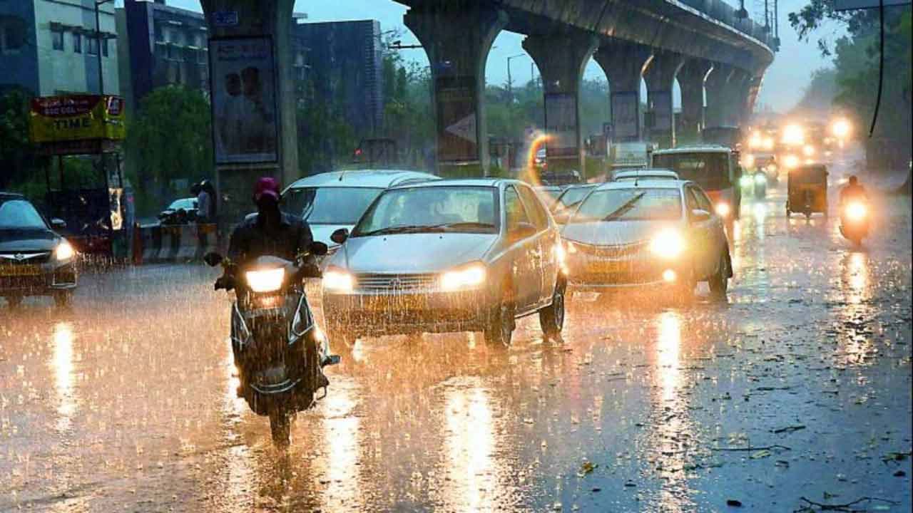 Hyderabad Rains | హైదరాబాద్‌లో పలుచోట్ల వర్షం.. వాహనదారులకు ఇబ్బందులు