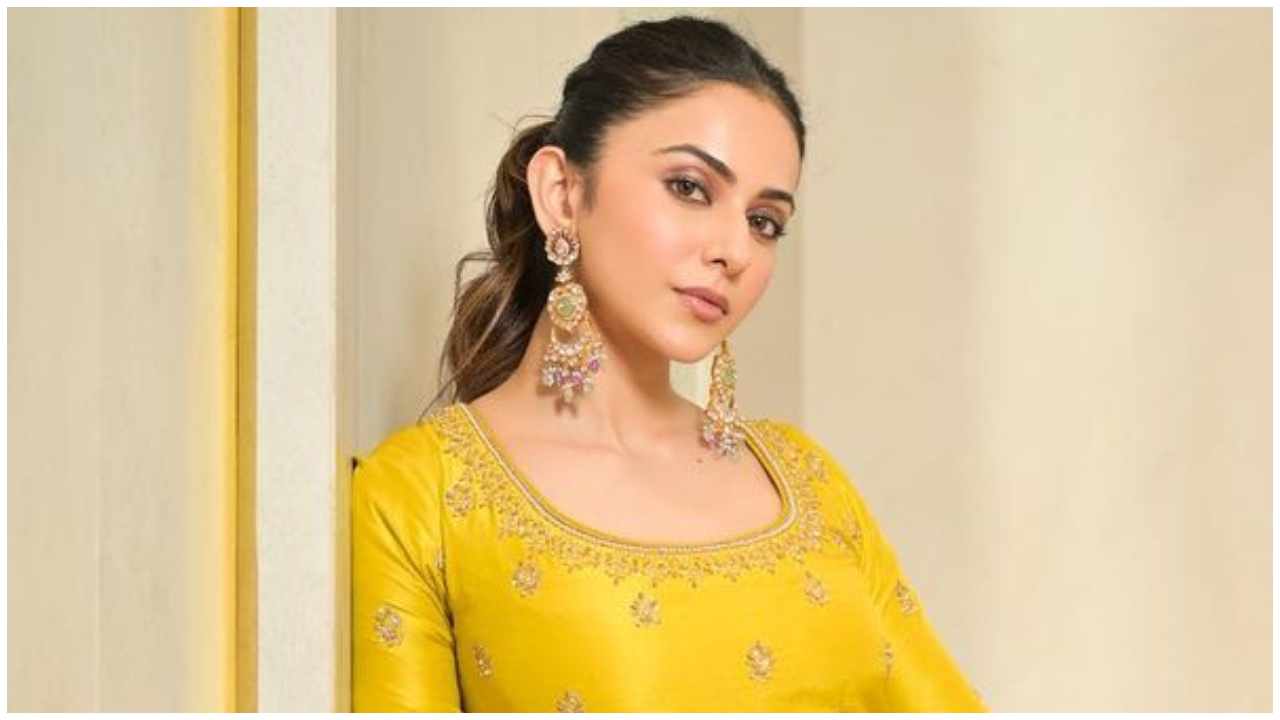 Rakul Preet Singh | ఓర చూపులతో మదిని గిల్లుతున్న రకుల్ ప్రీత్ సింగ్..