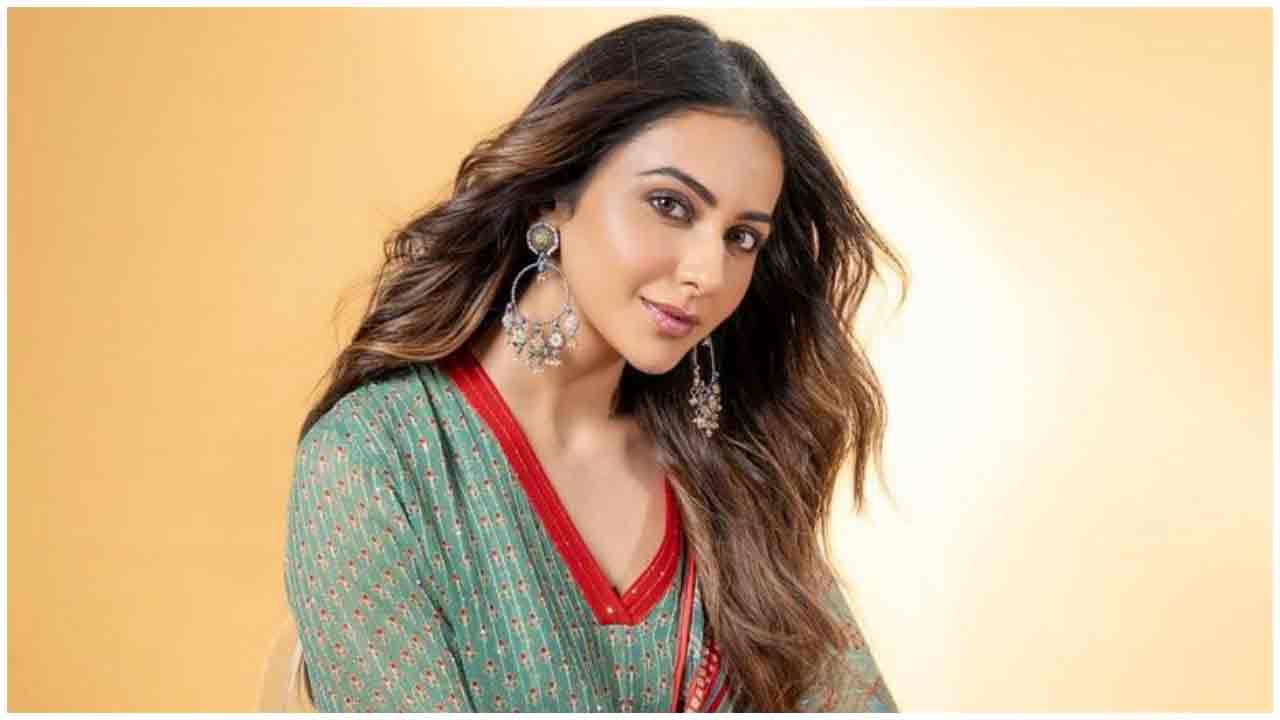 Rakul Preet Singh | కాటుక కన్నులతో గాలం వేస్తున్న రకుల్ ప్రీత్ సింగ్..