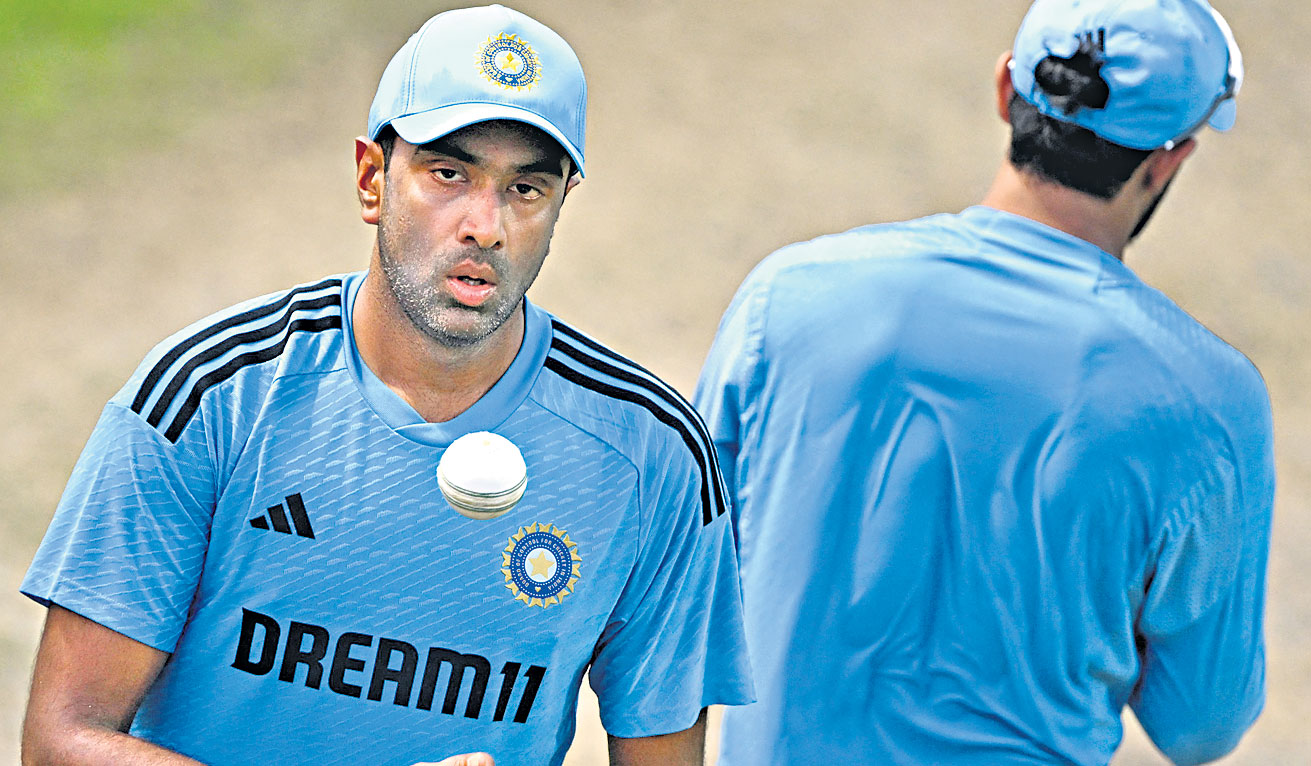 Team India |  ప్రపంచకప్‌ జట్టులో రవిచంద్రన్‌ అశ్విన్‌కు చోటు.. గాయంతో అక్షర్‌ పటేల్‌ ఔట్‌