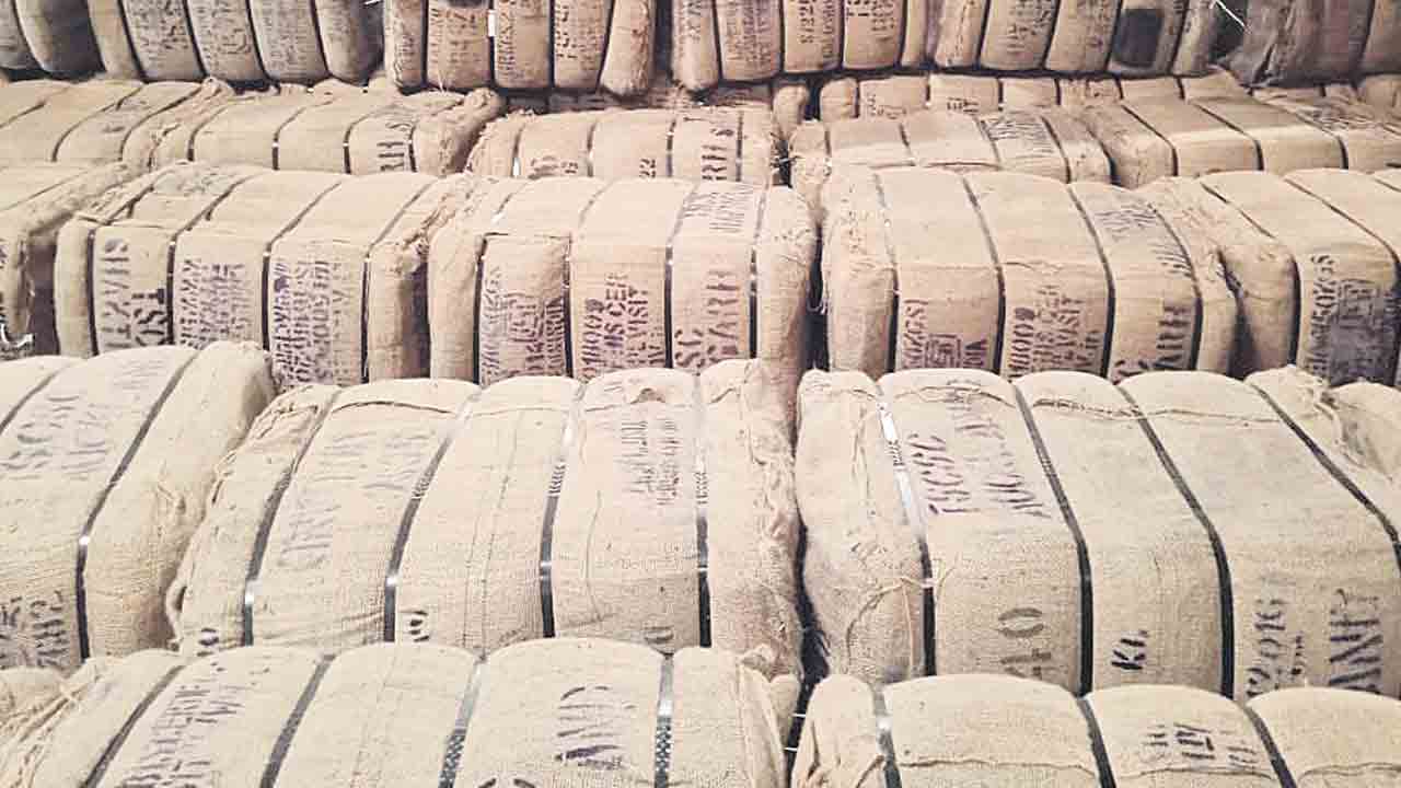 కొనుగోళ్లు ఖరారు