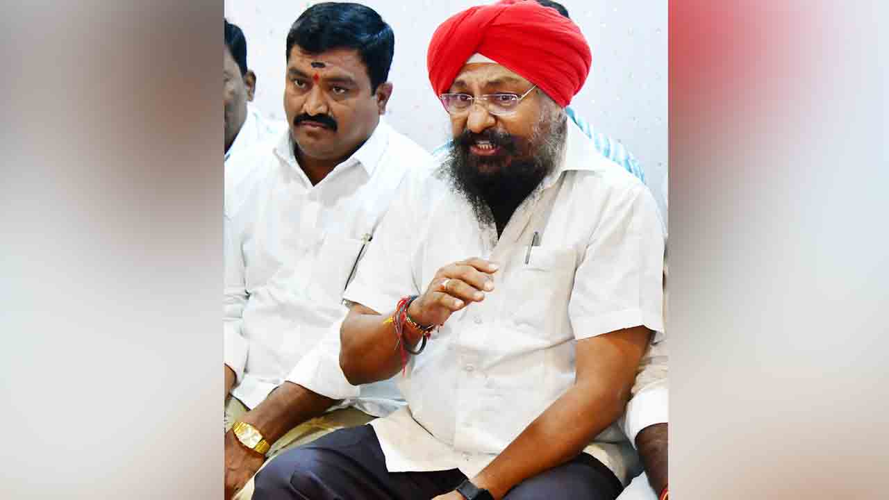 Sardar Ravindersingh | చందాల కోసమే ‘బండి’ అమెరికా పర్యటన : కార్పొరేషన్ చైర్మన్ సర్దార్ రవీందర్సింగ్