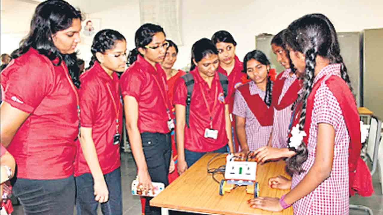 ఇంటర్‌ గురుకులాలకు మస్తు డిమాండ్‌