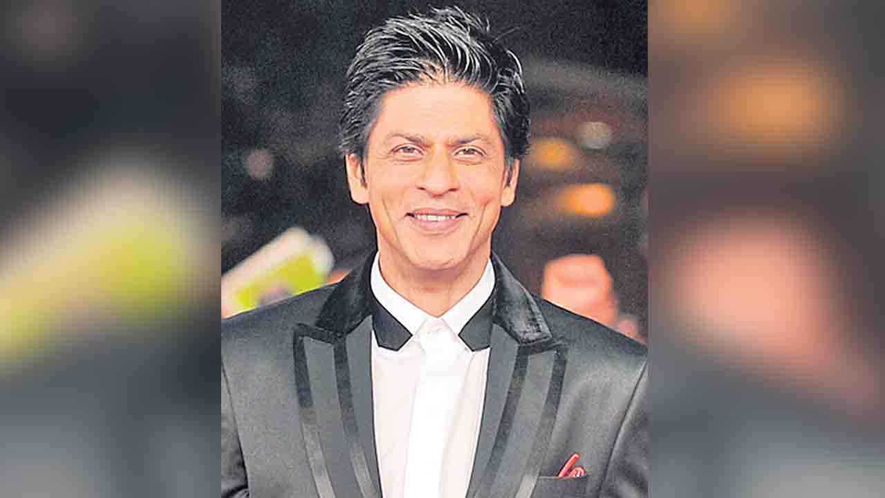 రెండు రోజుల్లో రెండొందల కోట్లు..