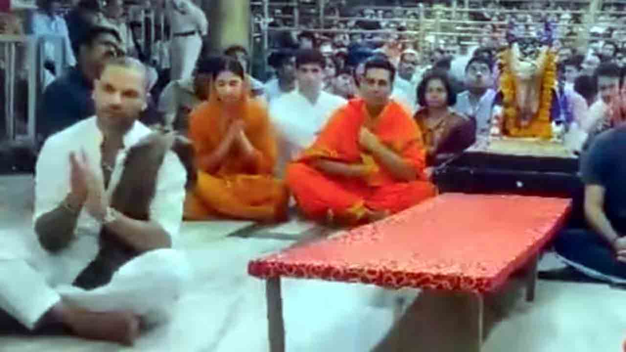 Shikhar Dhawan | ఉజ్జయిని మహాకాళేశ్వర ఆలయంలో శిఖర్‌ ధావన్‌ పూజలు.. భారత్‌ ప్రపంచకప్ గెలవాలంటూ ప్రార్థనలు