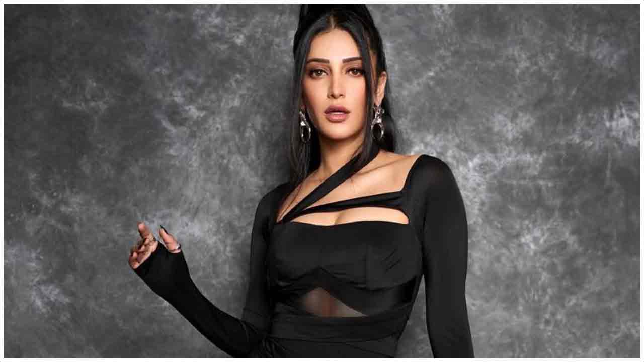 Shruti Haasan | బ్లాక్ డ్రెస్‌లో మురిపిస్తున్న శృతి హాస‌న్‌..