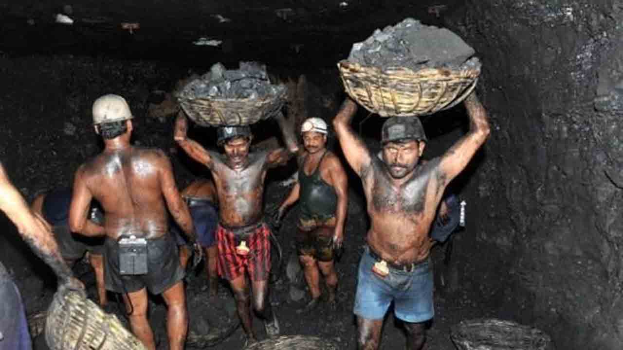 Singareni workers | సింగరేణి ఉద్యోగులకు గుడ్‌న్యూస్‌.. 11వ వేజ్‌బోర్డ్‌ కింద రూ. 1,450 కోట్లు విడుదల