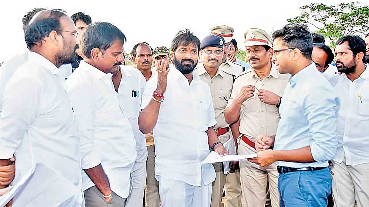 సీఎం కేసీఆర్‌ సభను సక్సెస్‌ చేయాలి