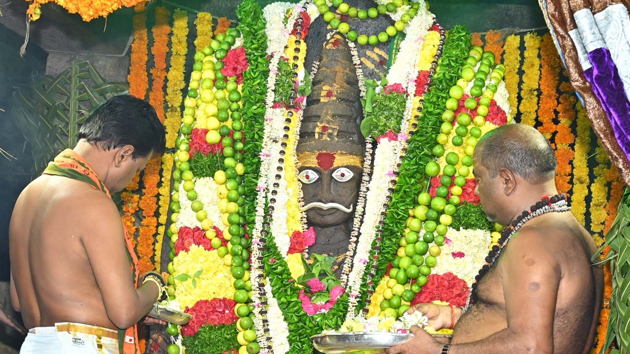 Srisailam | వీరభద్రా శరణు శరణు.. శ్రీశైల క్షేత్రంలో ఘనంగా అమావాస్య పూజలు..