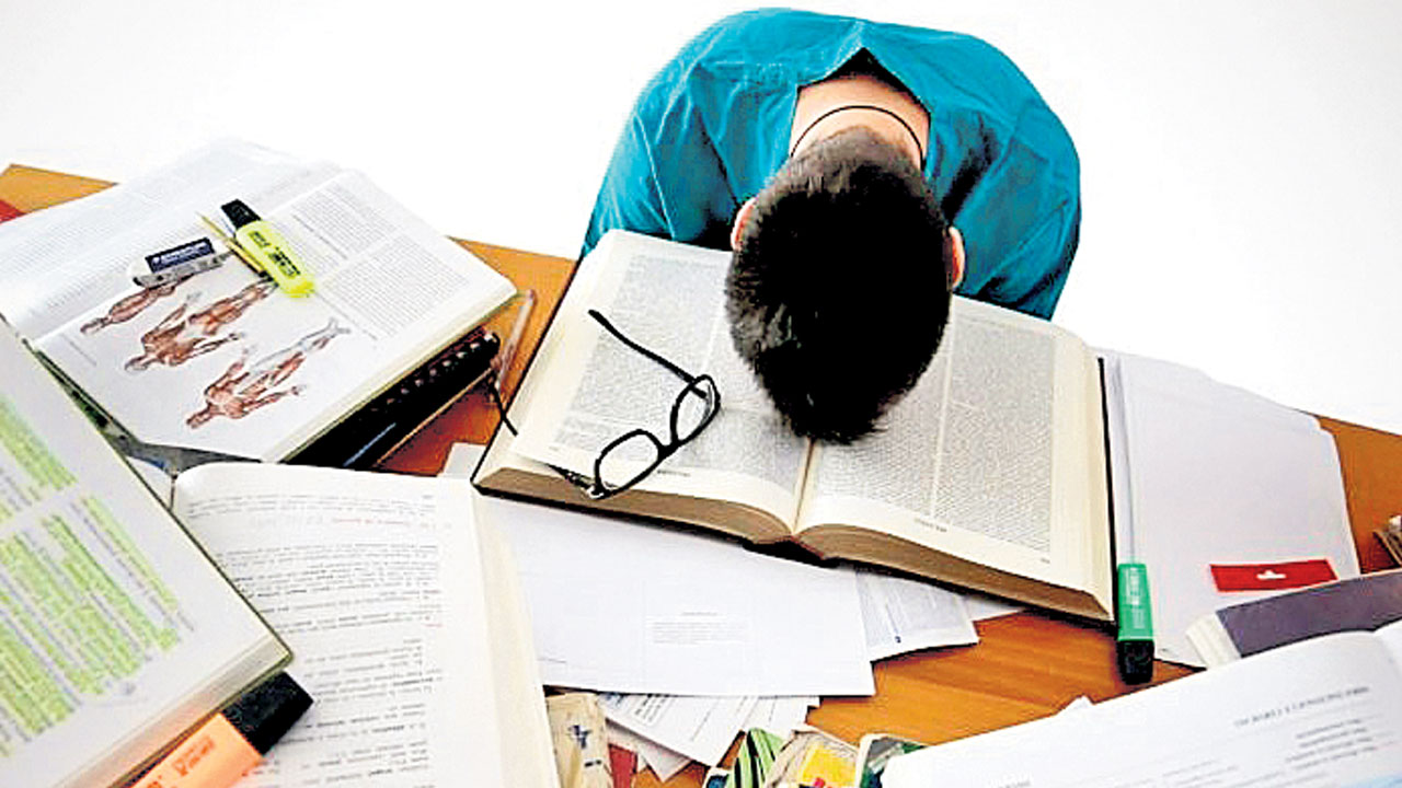 Students | ఒత్తిడిని జయిద్దాం బతికి సాధిద్దాం.. సమస్యలను భూతద్దంలో చూడకుండా ఆత్మవిశ్వాసంతో ముందుకెళ్దాం!