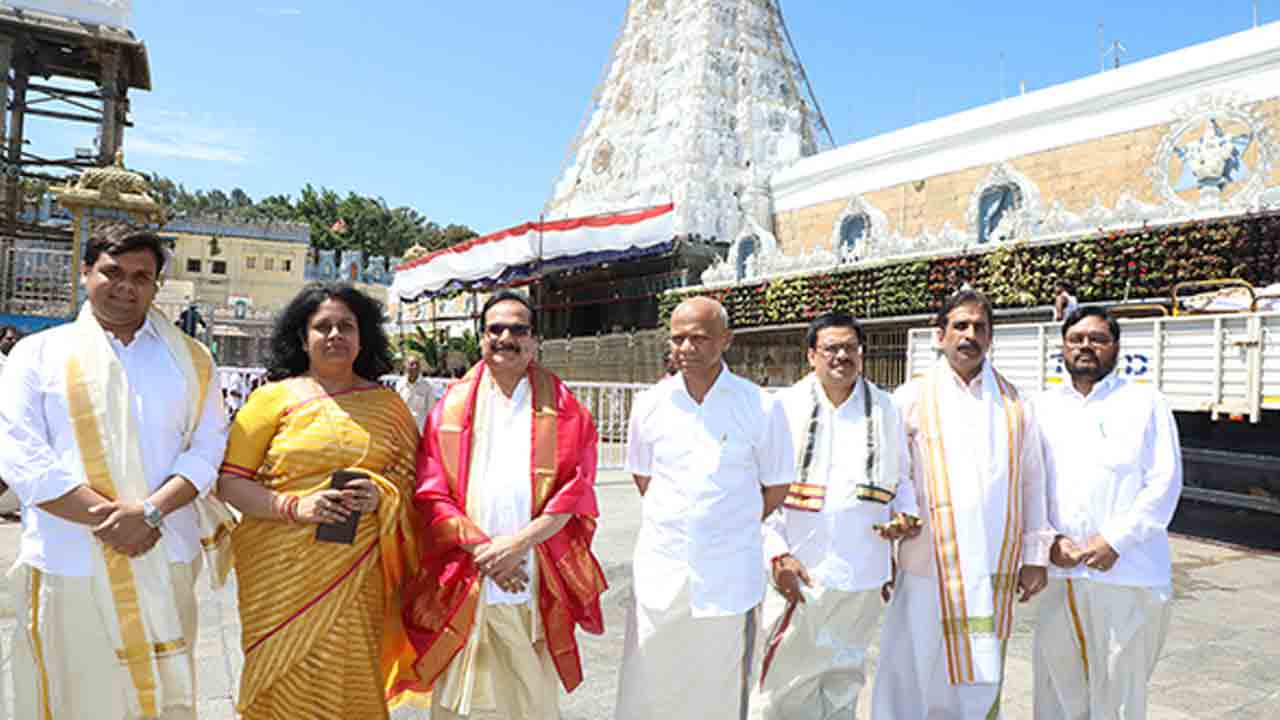 Tirumala | శ్రీవారిని దర్శించుకున్న సుప్రీం కోర్టు జడ్జి ప్రశాంత్‌ కుమార్‌ మిశ్రా