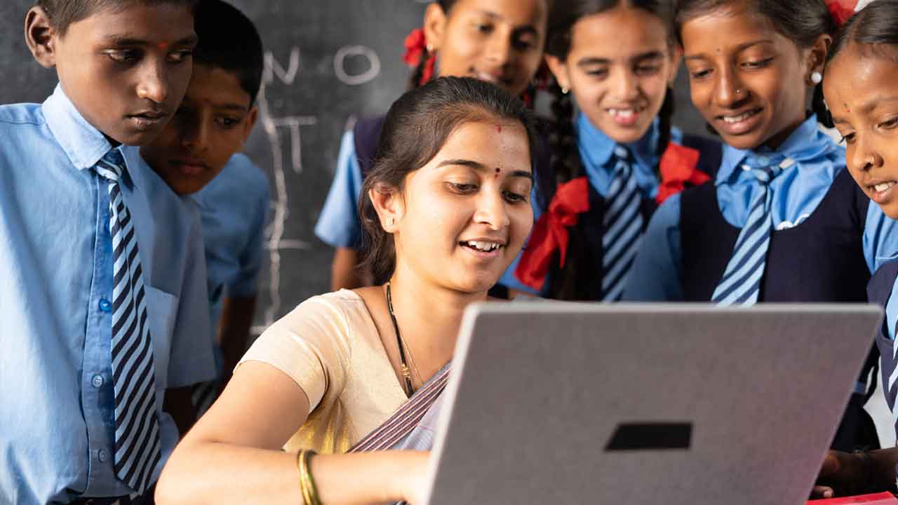 Teachers day | టీచర్లకు కలిగే ఆరోగ్య సమస్యలేంటి? వాటిని తప్పించుకునే మార్గాలేంటి?