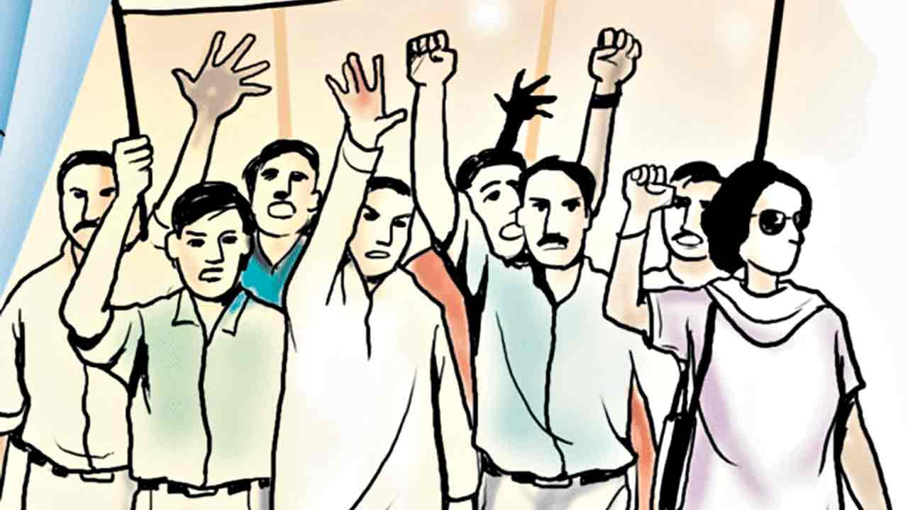 RTC Employees |  శ్రమను దోచుకుంటున్నారు .. యూపీలో యోగి సర్కార్‌పై ఆర్టీసీ కార్మికుల తిరుగుబాటు