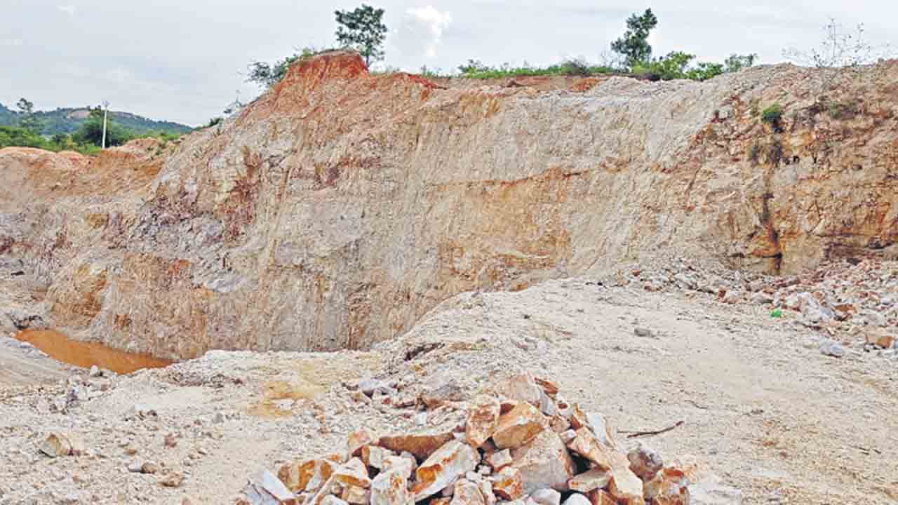 ఆదాయం ఘనం