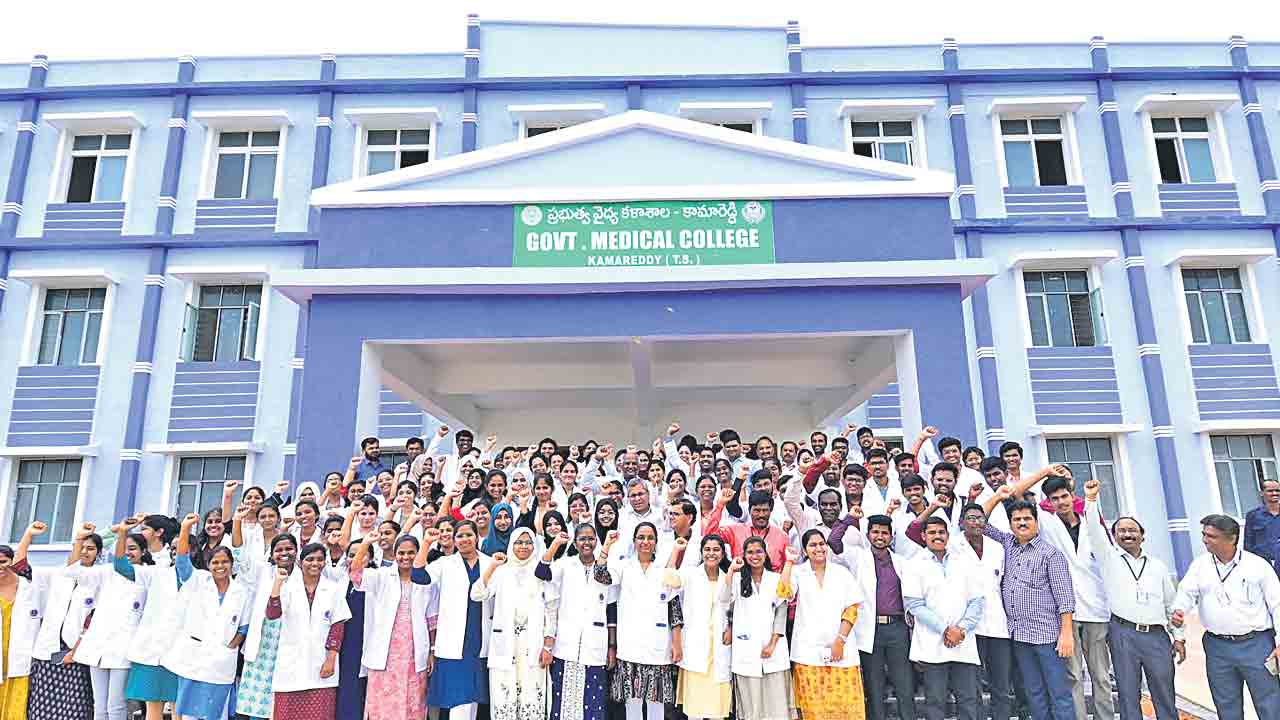 పేదలకు చేరువైన వైద్య విద్య