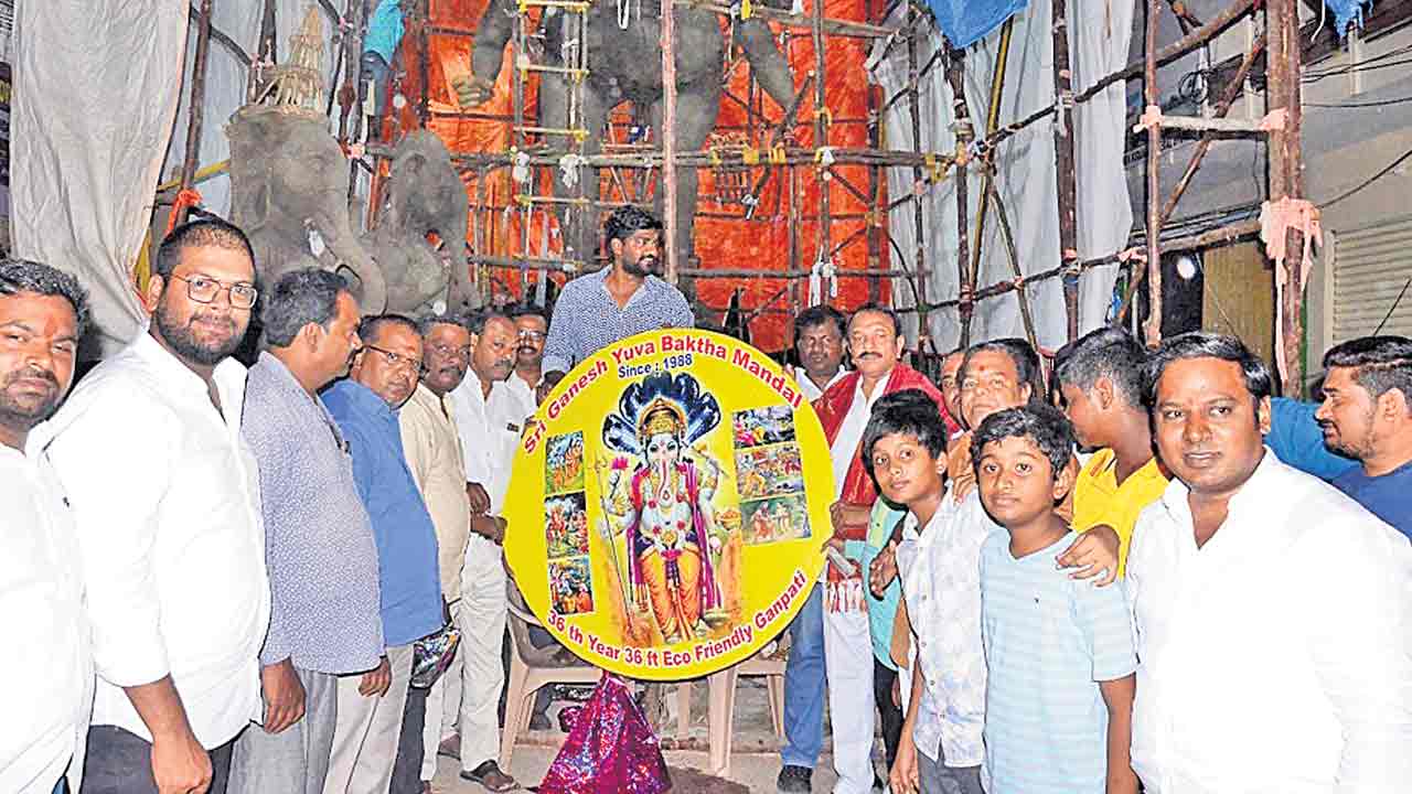 మట్టి గణనాథుల ఏర్పాటు అభినందనీయం