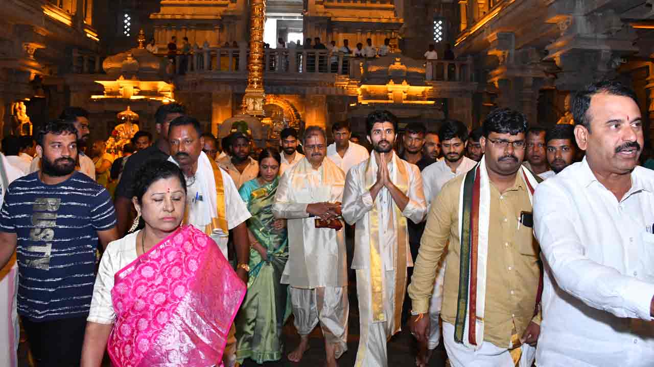 యాదాద్రి శిల్పకళ అద్భుతం