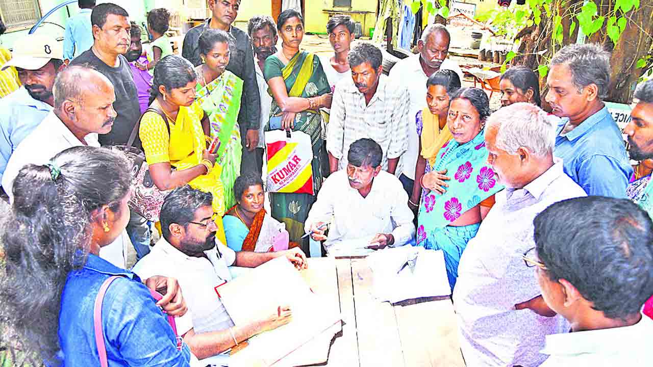 గృహలక్ష్మి సర్వే పూర్తి