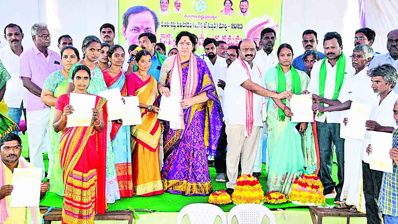 రేవంత్‌రెడ్డి.. చిల్లర దొంగ